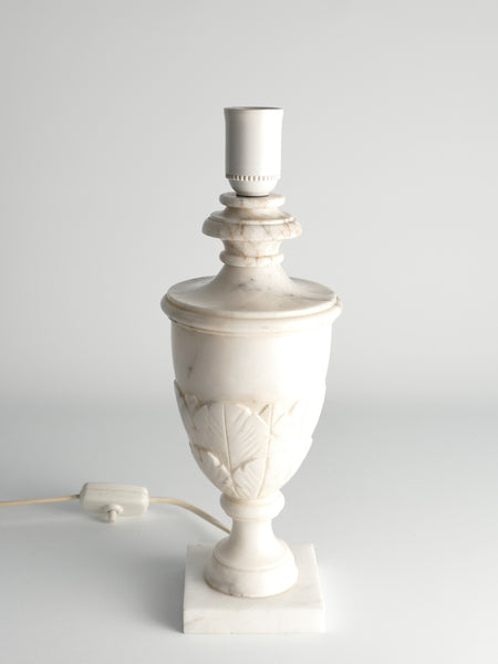 Neoclassical White Florentine Alabaster Table Lamp with Leaf Relief, Italy