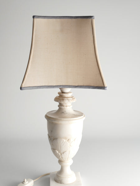 Neoclassical White Florentine Alabaster Table Lamp with Leaf Relief, Italy