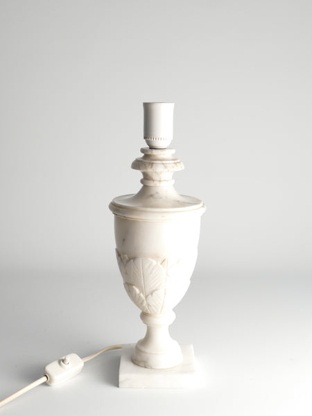 Neoclassical White Florentine Alabaster Table Lamp with Leaf Relief, Italy