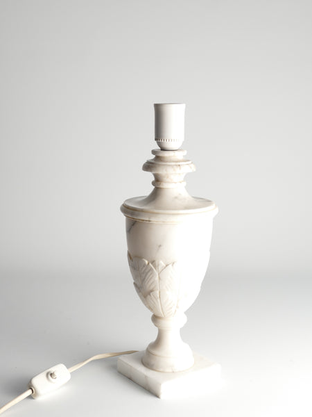 Neoclassical White Florentine Alabaster Table Lamp with Leaf Relief, Italy